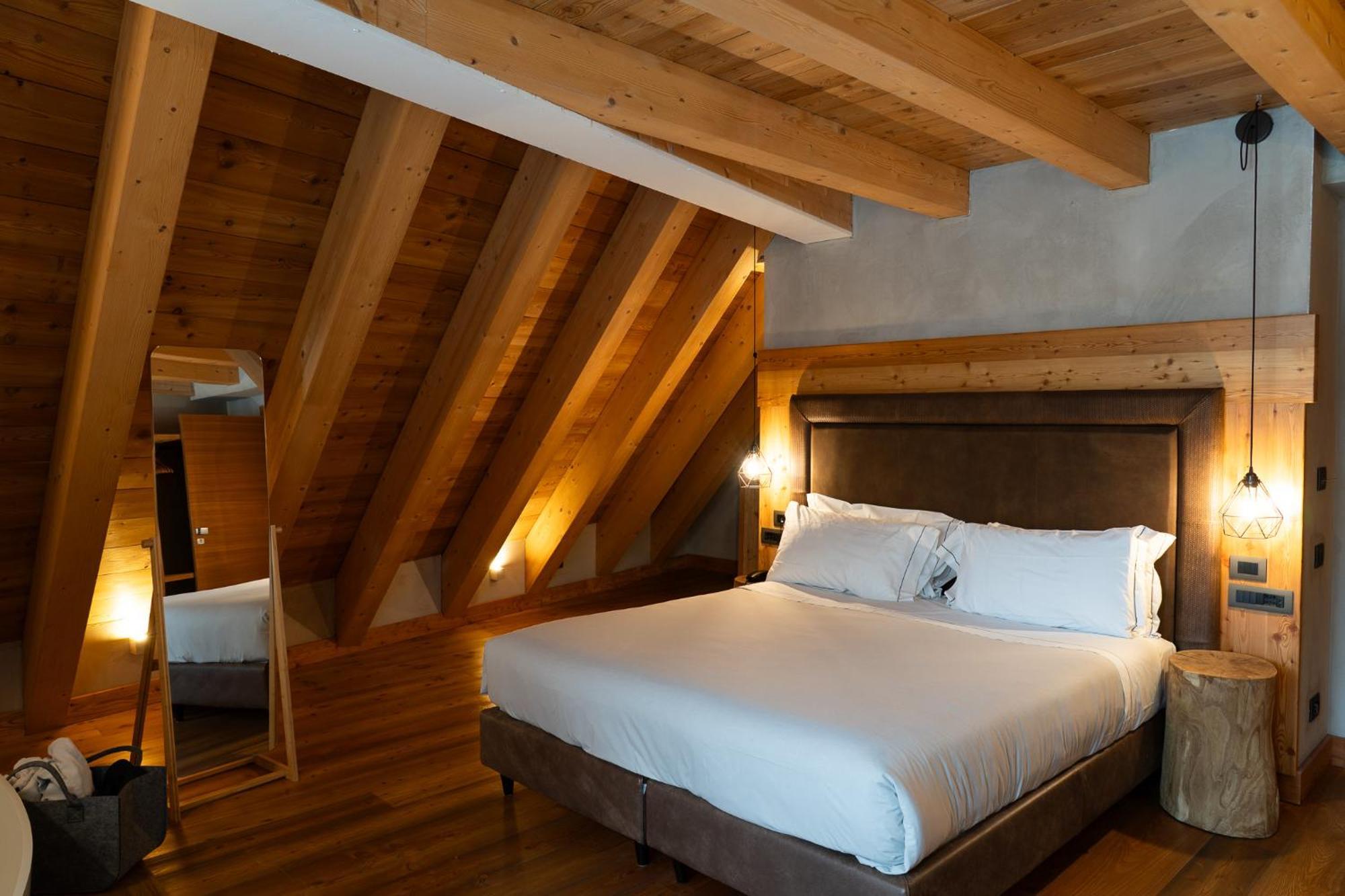 Au Charmant Petit Lac - Ecohotel Parc & Spa Champoluc Zewnętrze zdjęcie