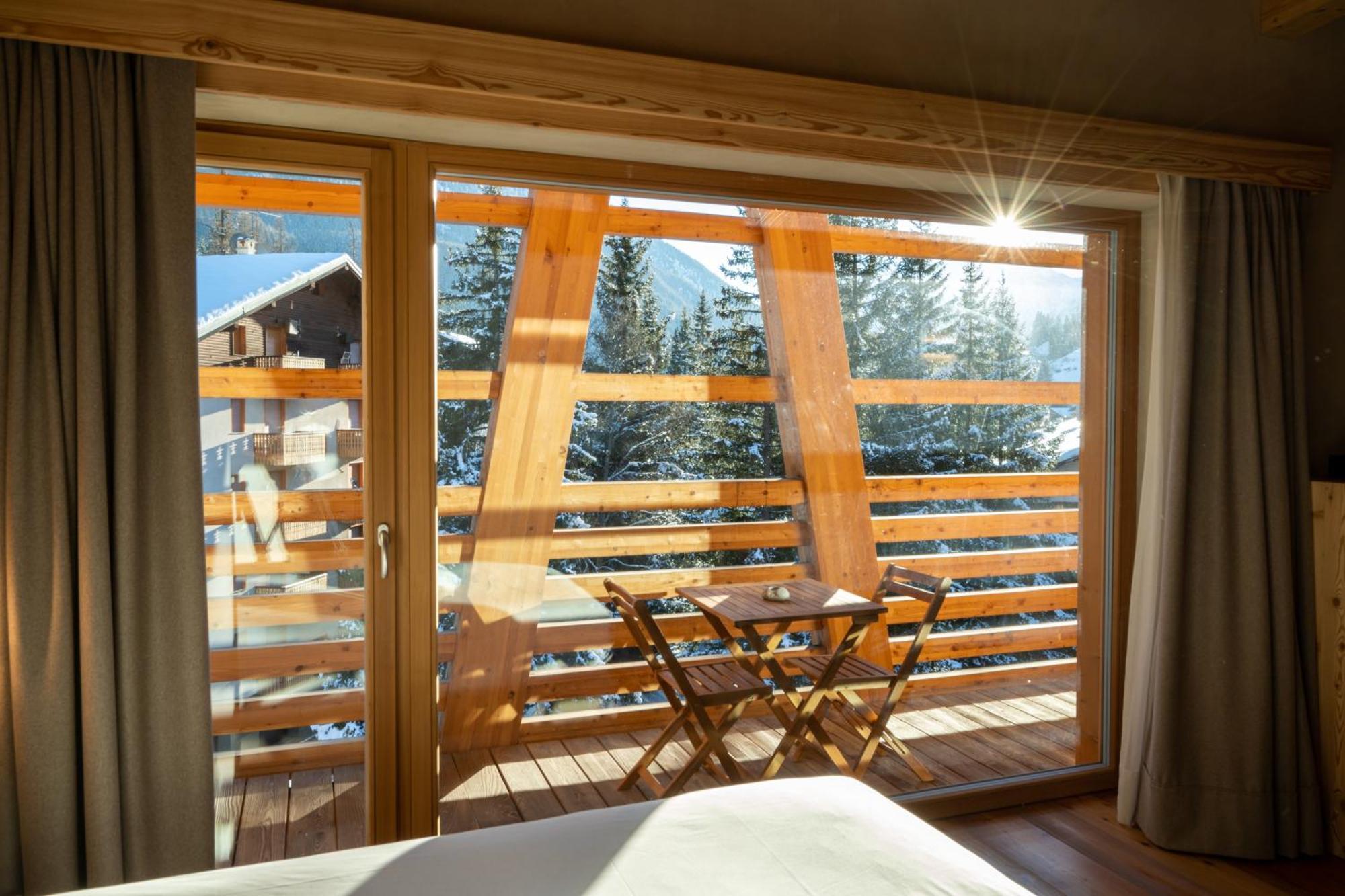 Au Charmant Petit Lac - Ecohotel Parc & Spa Champoluc Zewnętrze zdjęcie